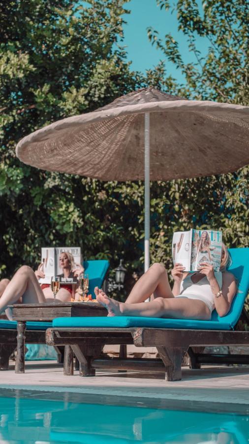 Orino Suites Cedit Ngoại thất bức ảnh