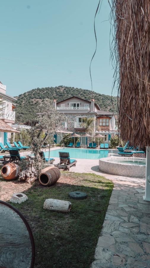 Orino Suites Cedit Ngoại thất bức ảnh